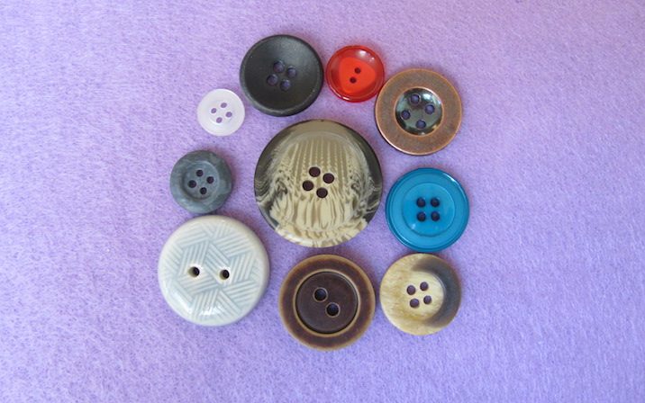 Circle Wood buttons with two holes 1 inch x 1 inch