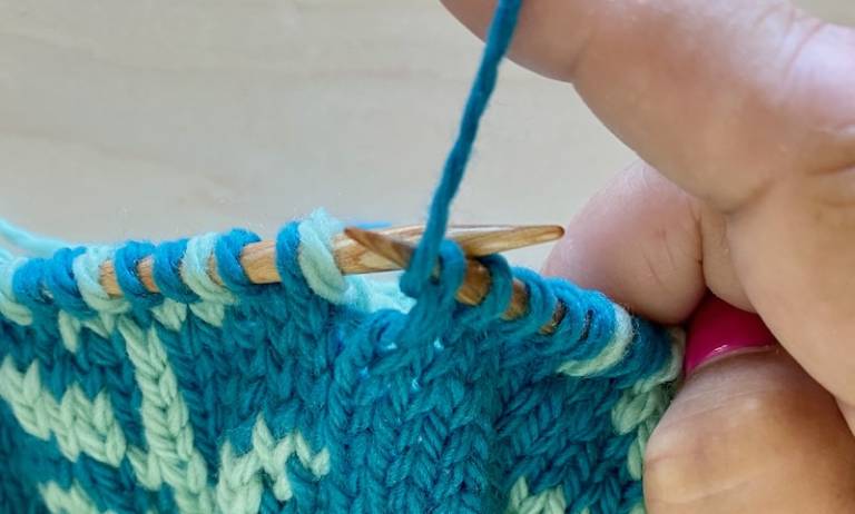 How to Work Ladderback Jacquard – Modern Daily Knitting