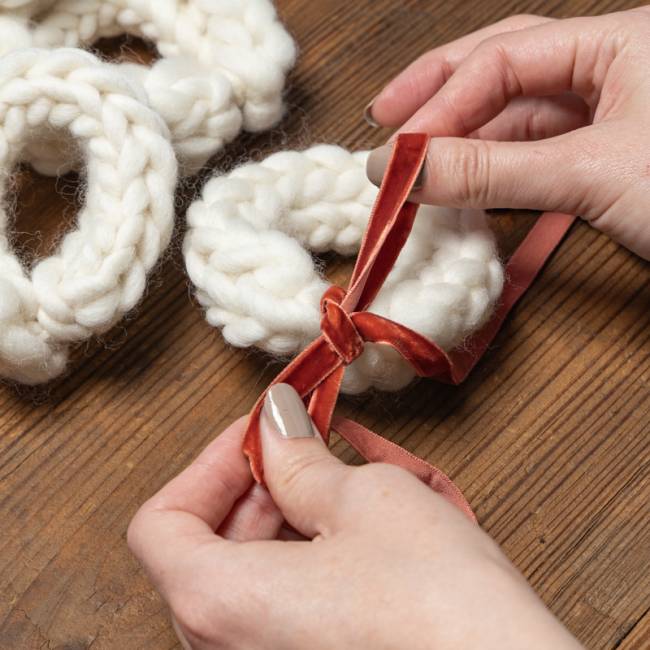 Holiday Wooly Wreath Ornament Kit Holiday Wooly Wreath Ornament Kit